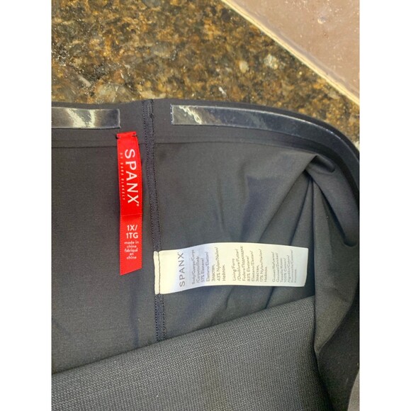 Spanx High Waist Mid Thigh Shaper Short Size 1X Like New - Picture 2 of 9